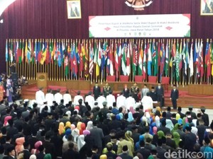Ridwan Kamil Resmi Lantik 6 Pasang Kepala Daerah
