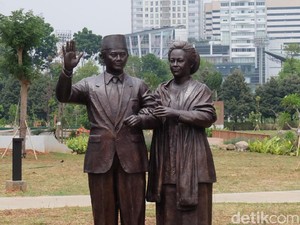 Potret Kesetiaan Ainun dan BJ Habibie di Hutan Kota GBK
