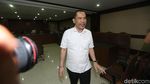 Tangis Keluarga Saat Bupati HST Nonaktif Dihukum 6 Tahun Penjara