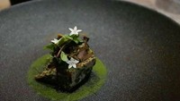Meskipun tidak menggunakan banyak warna tapi hidangan olahan Chef Namai ini selalu tampil cantik. Seperti olahan daging ini. Foto: instagram yusuke namai