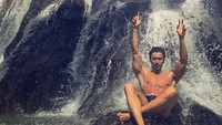 Chuando juga main basah-basahan di Namuang Waterfall Samui (chuando_chuandoandfre/Instagram)  