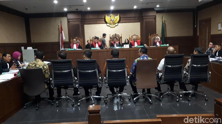 Saksi di Sidang Zumi Zola: Tak Ada Uang, Anggota DPRD Ancam Absen Saksi di Sidang Zumi Zola: Tak Ada Uang, Anggota DPRD Ancam Absen