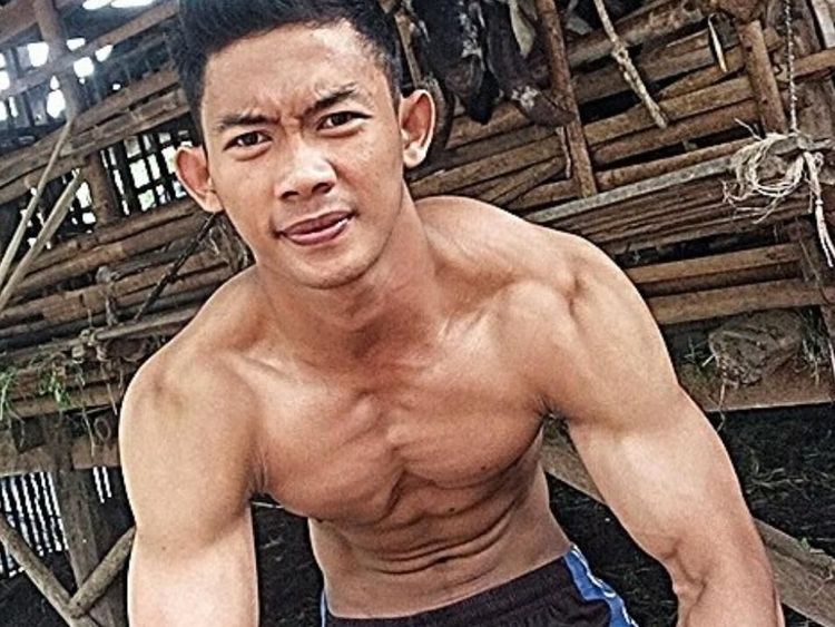 Bugar ala Petani Sixpacks dari Brebes, Angkat Kambing Sampai Bebek