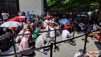 Seperti diketahui pada 12 September lalu Apple secara resmi merilis iPhone XS dan XS Max. Secara tampilan tidak jauh dengan pendahulunya. (Foto: detikINET/Adi Fida Rahman)