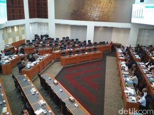 Banggar DPR Restui Suntikan Modal PLN dan Hutama Karya Rp 17 T