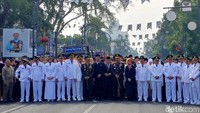 Gubernur Jawa Barat Ridwan Kamil tampak hadir dalam prosesi pelantikan enam kepala daerah terpilih di Jabar, Bandung, Kamis (20/9/2018).