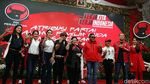 Megawati Bareng KD-Ian Kasela Luncurkan Atribut Milenial PDIP
