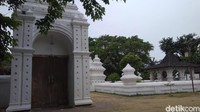 Sri Jayabhupati adalah Raja Kerajaan Padjajaran yang ke-20. Pintu ini sempat terbengkalai setelah Jayabhupati wafat, karena ada perebutan warisan antar keturunannya (Sudirman/detikTravel)