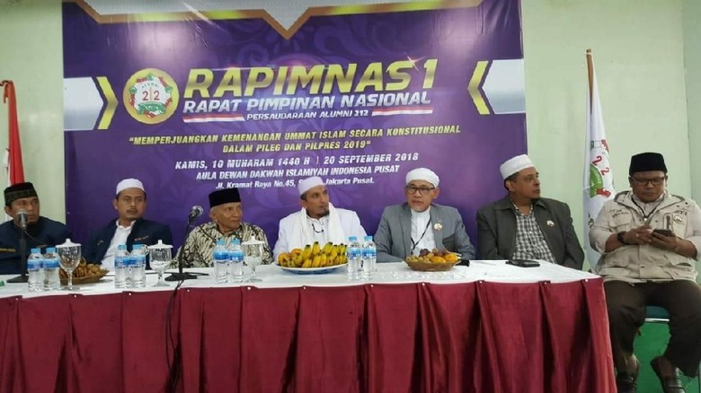 PA 212 Gelar Rapimnas Bahas Pemenangan Prabowo-Sandiaga PA 212 Gelar Rapimnas Bahas Pemenangan Prabowo-Sandiaga