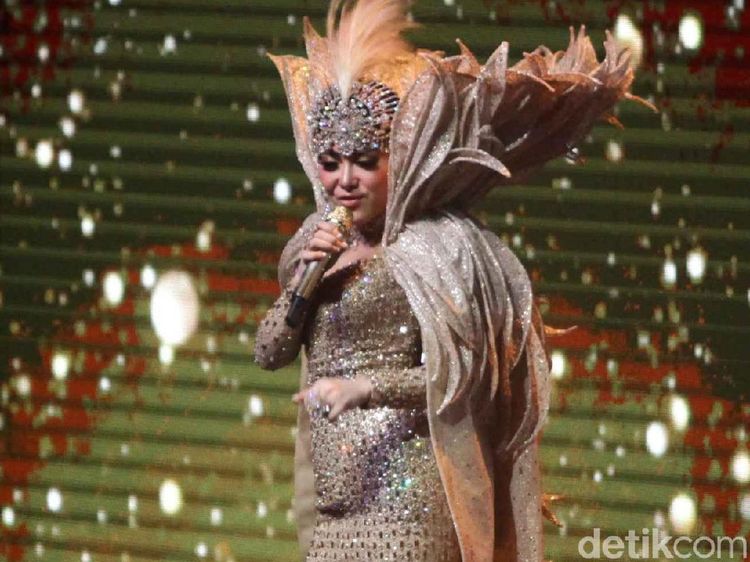Syahrini Gelar Konser Tunggal, Dede Idol Ditangkap Polisi