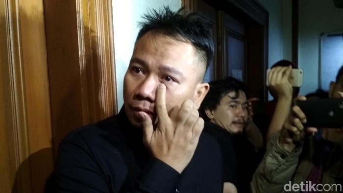 Vicky Prasetyo resmi mendatarkan gugatan cerai terhadap istrinya, Angel Lelga