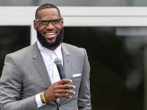 LeBron James Jadi Produser Film Netflix yang Dibintangi Adam Sandler