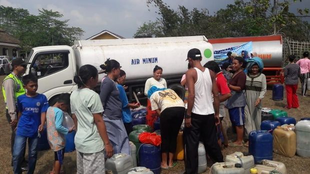 3 Kampung di Bekasi Kekeringan, Polisi Kirim 7 Truk Tangki Air