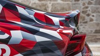 Bagian belakang dengan lekukan yang unik. Foto: Toyota