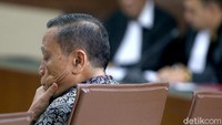 Amin didakwa merugikan keuangan negara dalam kasus suap usulan dana perimbangan keuangan daerah pada RAPBN Perubahan Tahun Anggaran 2018.