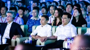 Pendiri Alibaba ini memang menjadi penampil terakhir di rangkaian sesi keynote bertema Empower Digital China yang membuka acara tersebut. Foto: Alibaba / Teks: Rachmatunnisa    