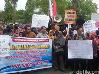 Solusi Jokowi untuk Guru Honorer