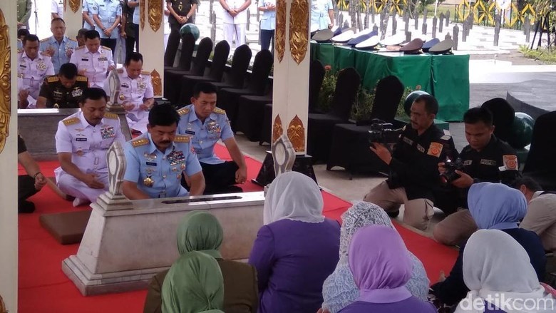 Panglima TNI Kunjungi Makam dan Museum Jenderal Sudirman di Yogya Panglima TNI Kunjungi Makam dan Museum Jenderal Sudirman di Yogya