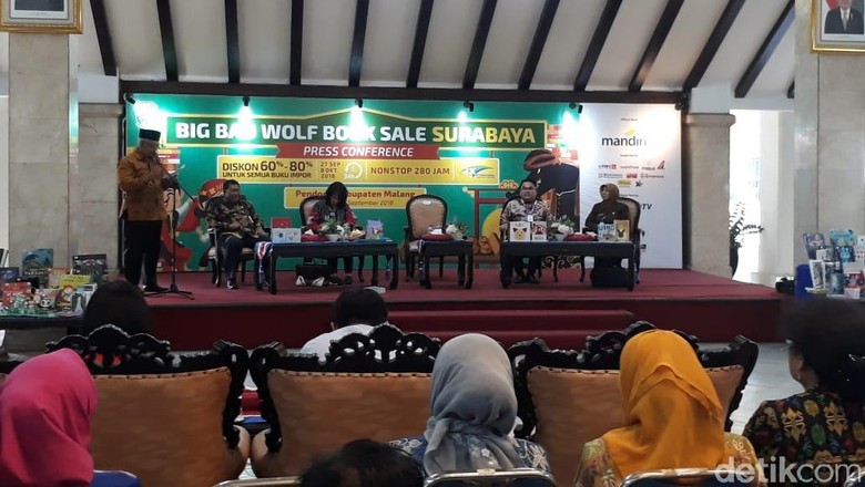 Big Bad Wolf Gelontor Ratusan Buku untuk Perpusdes di Malang Big Bad Wolf Gelontor Ratusan Buku untuk Perpusdes di Malang