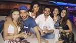 Muda dan Tampan! Ini Penyanyi India Armaan Malik Saat Ngemil Burger