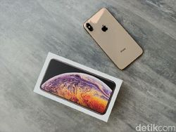 Menggenggam Ponsel Apple Termahal di Dunia