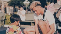 Sebagai seorang kakak dan anak sulung, Rizky Febian termasuk seorang yang penyayang dan selalu menjaga adik-adiknya. Dok. Instagram/rizkyfbian
