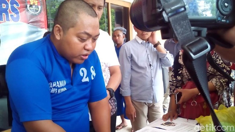 Pria Ini Nekat Gondol Rp 12 Juta Milik Jemaah Masjid di Kudus Pria Ini Nekat Gondol Rp 12 Juta Milik Jemaah Masjid di Kudus