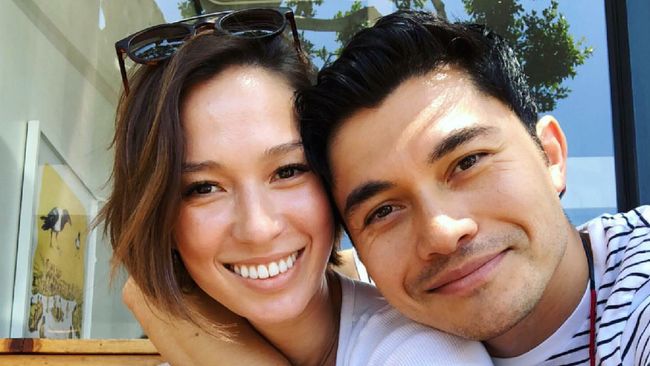 Romantisnya Pemain 'Crazy Rich Asians', Henry Golding dan 