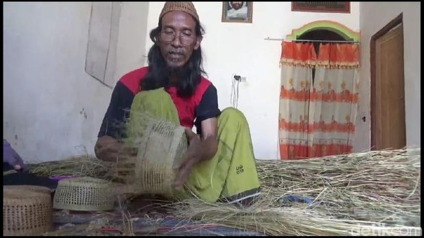 Begini cara songkok otok dibuat