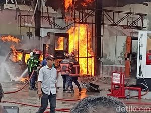 SPBU di Padang Terbakar