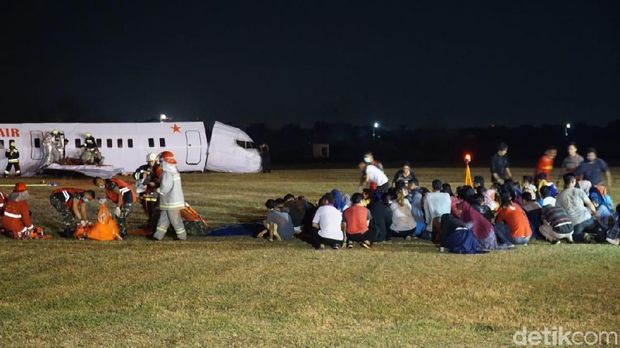Bandara Semarang gelar simulasi darurat.