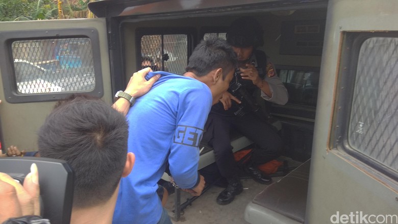 Pembunuh Brutal Gadis Cilik Karawang Ditangkap Pembunuh Brutal Gadis Cilik Karawang Ditangkap