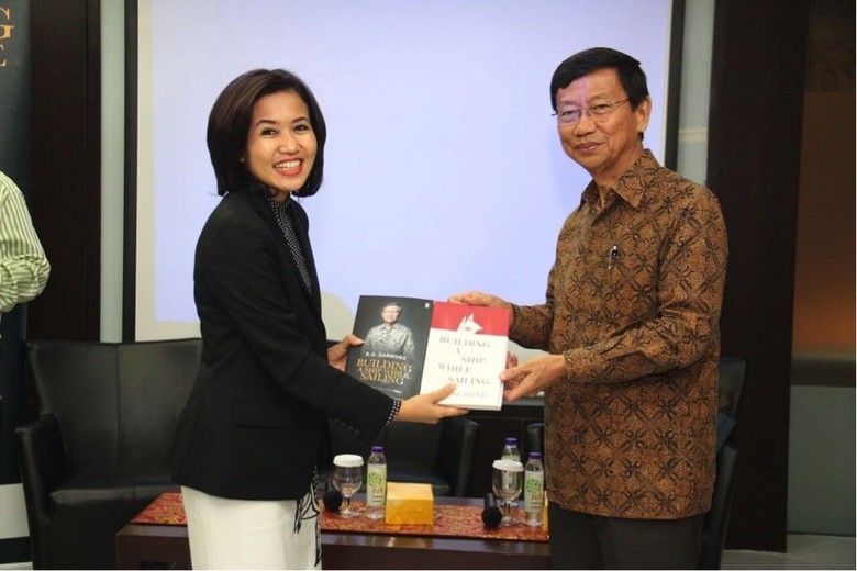 Chairman Jababeka Berbagi Ilmu dan Inspirasi di Acara Diskusi Buku Chairman Jababeka Berbagi Ilmu dan Inspirasi di Acara Diskusi Buku
