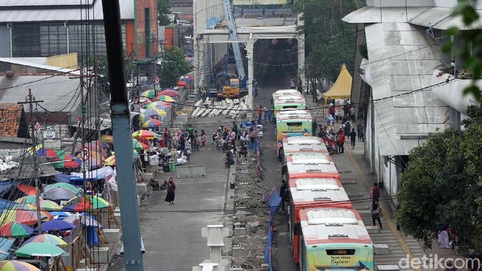 Semrawut Tanah Abang yang Pelan-pelan Dibenahi Anies