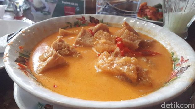 Salah satu menu Presiden Jokowi, krecek.