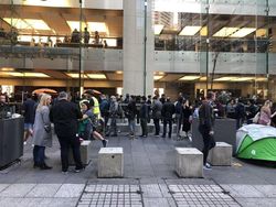 Begini Antrean demi iPhone Baru di Jepang dan Australia