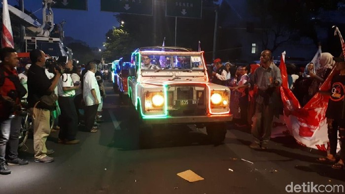 Jokowi-Maruf akan Naik Mobil Hias dari Tugu Proklamasi Menuju KPU