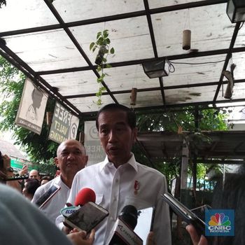 CAD Parah, Rupiah Lemah, Jokowi Resah