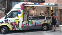 Ada Woop Woop Ice Cream di Berlin, Jerman. Semua es krim di sini didinginkan dalam wadah -196 derajat celcius. Yang patut dicoba ialah Woop Waffle, egg-waffle ala Hong Kong bertopping es krim. Foto: i.pinimg