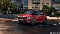 Mobil ini adalah Skoda Fabia, hatchback juga. Foto: Newspress/Skoda