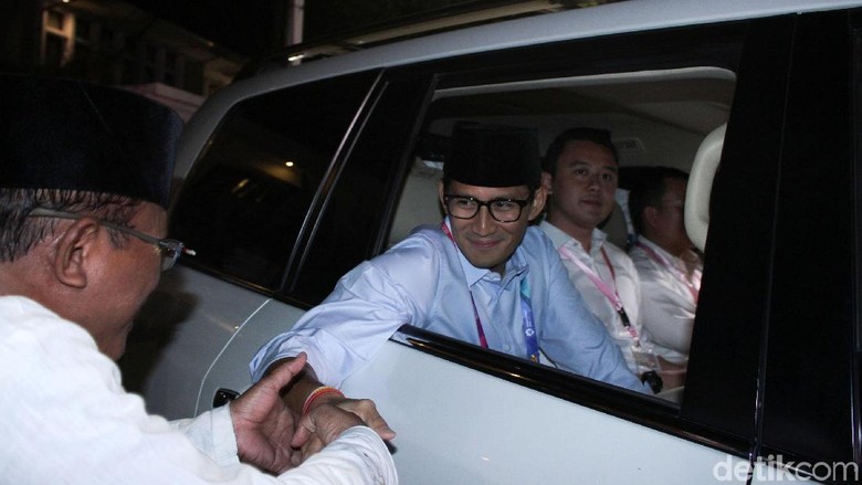 Sandi soal Wacana Patung Jokowi: Kalau Menarik Pariwisata, Why Not Sandi soal Wacana Patung Jokowi: Kalau Menarik Pariwisata, Why Not