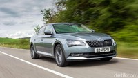 Mau yang lebih berkelas? Ada Skoda Superb. Foto: Newspress/Skoda