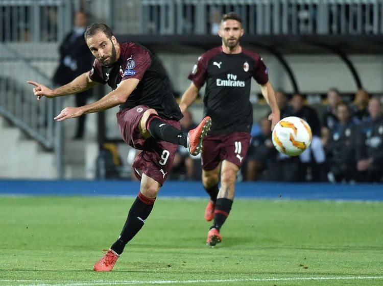 Milan Menang Berkat Higuain