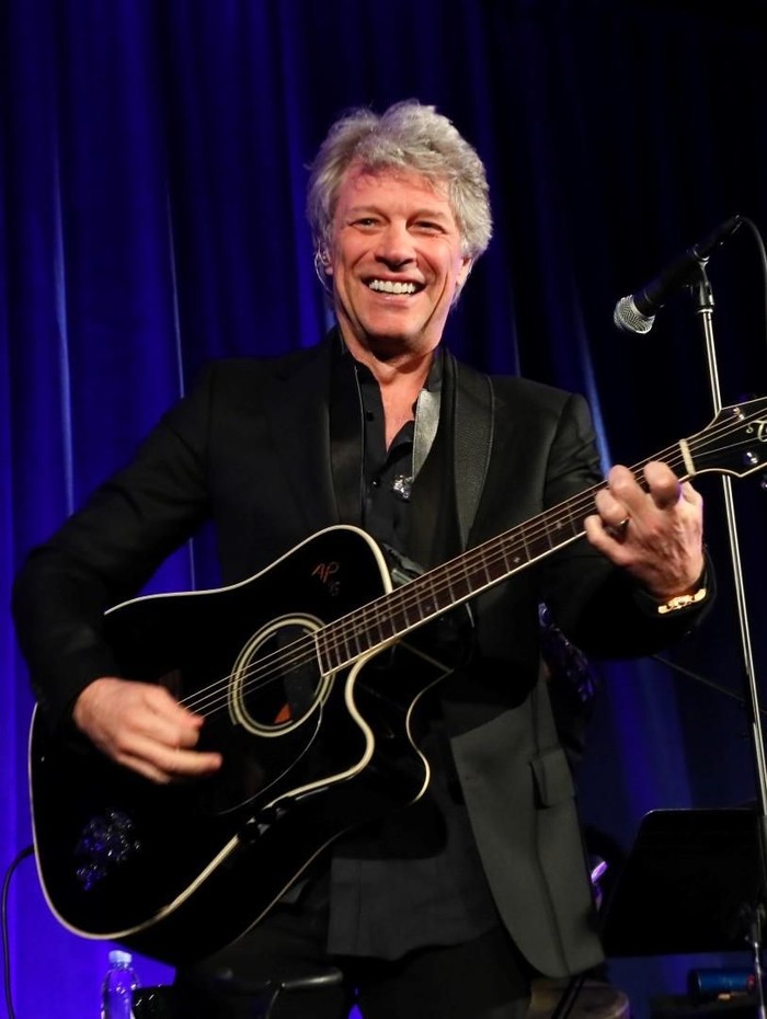 NEW YORK, NY - JUNE 04:  Jon Bon Jovi performs on stage at The Hospital for Special Surgery 35th Tribute Dinner at the American Museum of Natural History on June 4, 2018 in New York City.  (Photo by Astrid Stawiarz/Getty Images for Hospital for Special Surgery)