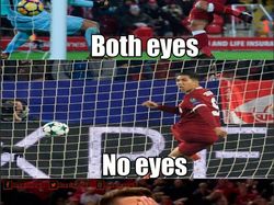 Kacamata Roberto Firmino Hebohkan Netizen