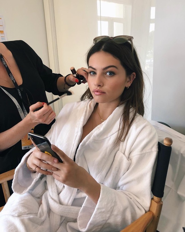 Kini Thylane Blondeau telah dikontrak dengan agensi modeling IMG dn menjadi brand ambassador LOréal serta model untuk parfum Lolita Lempicka. Foto: Instagram @thylaneblondeau