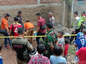 Mayat Bayi Ditutup Tanah Kuburan Hebohkan Warga Bandung