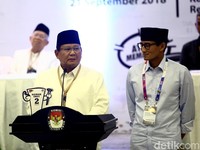Prabowo Sebut Orang RI Tanggung Utang Rp 9 Juta, Versi Sandi Rp 13 Juta