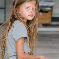 Sebelumnya remaja tersebut sudah sering mengisi halaman majalah sebagai model cilik. Ketika tampil dalam Vogue Paris di usia 10 tahun, foto Thylane pun sempat menjadi kontroversi karena dianggap mengekspoitasi anak kecil secara seksual. Foto: Instagram @thylaneblondeau