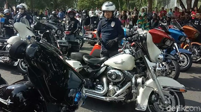 Ratusan Harley-Davidson Buat Sesak Banyuwangi